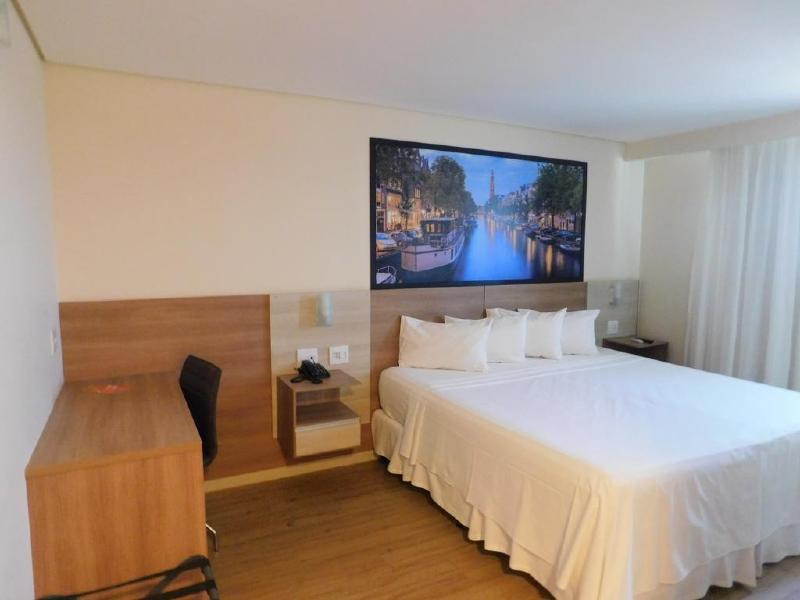 Hotel Amsterdam Montes Claros Esterno foto
