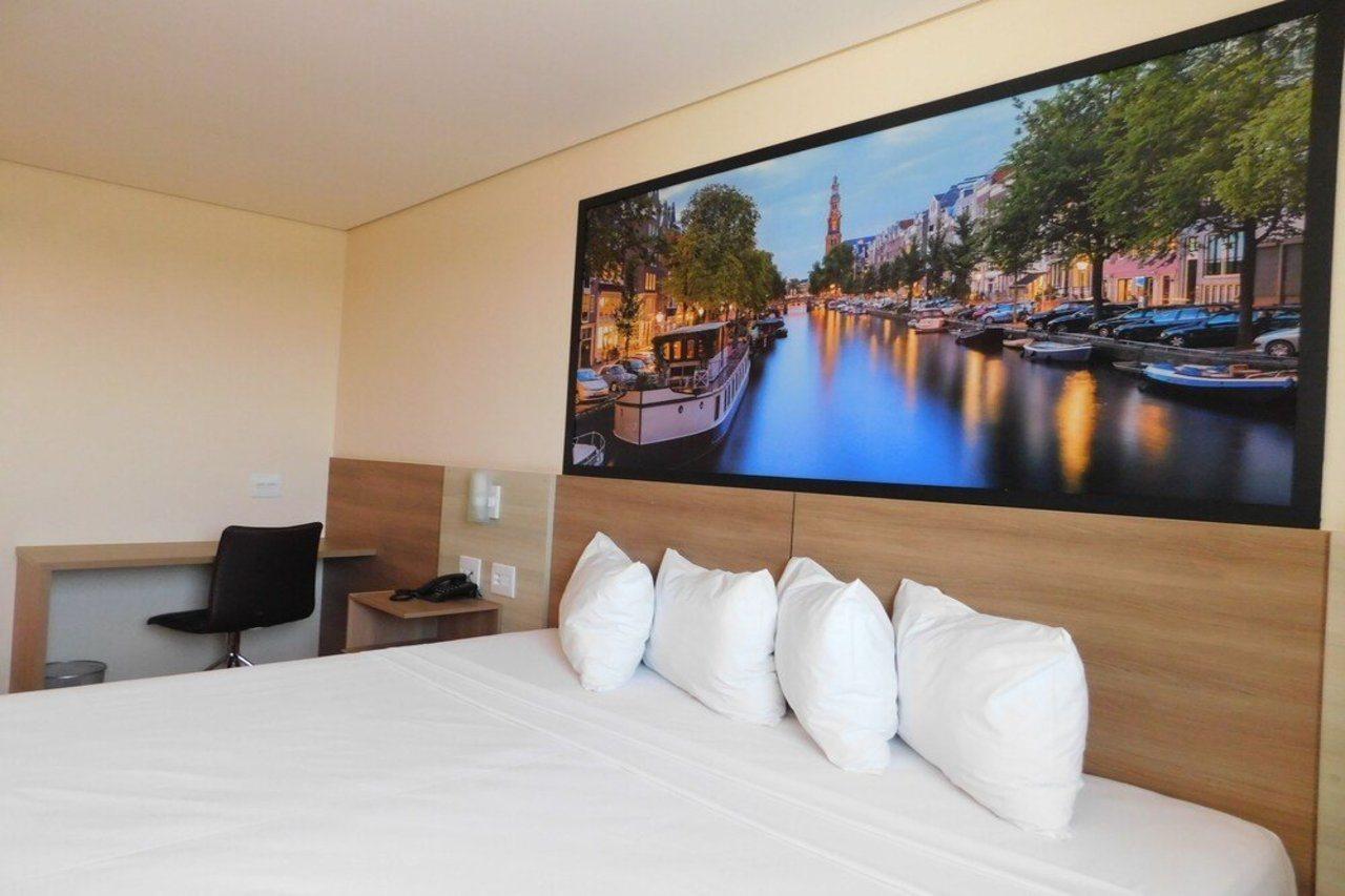Hotel Amsterdam Montes Claros Esterno foto