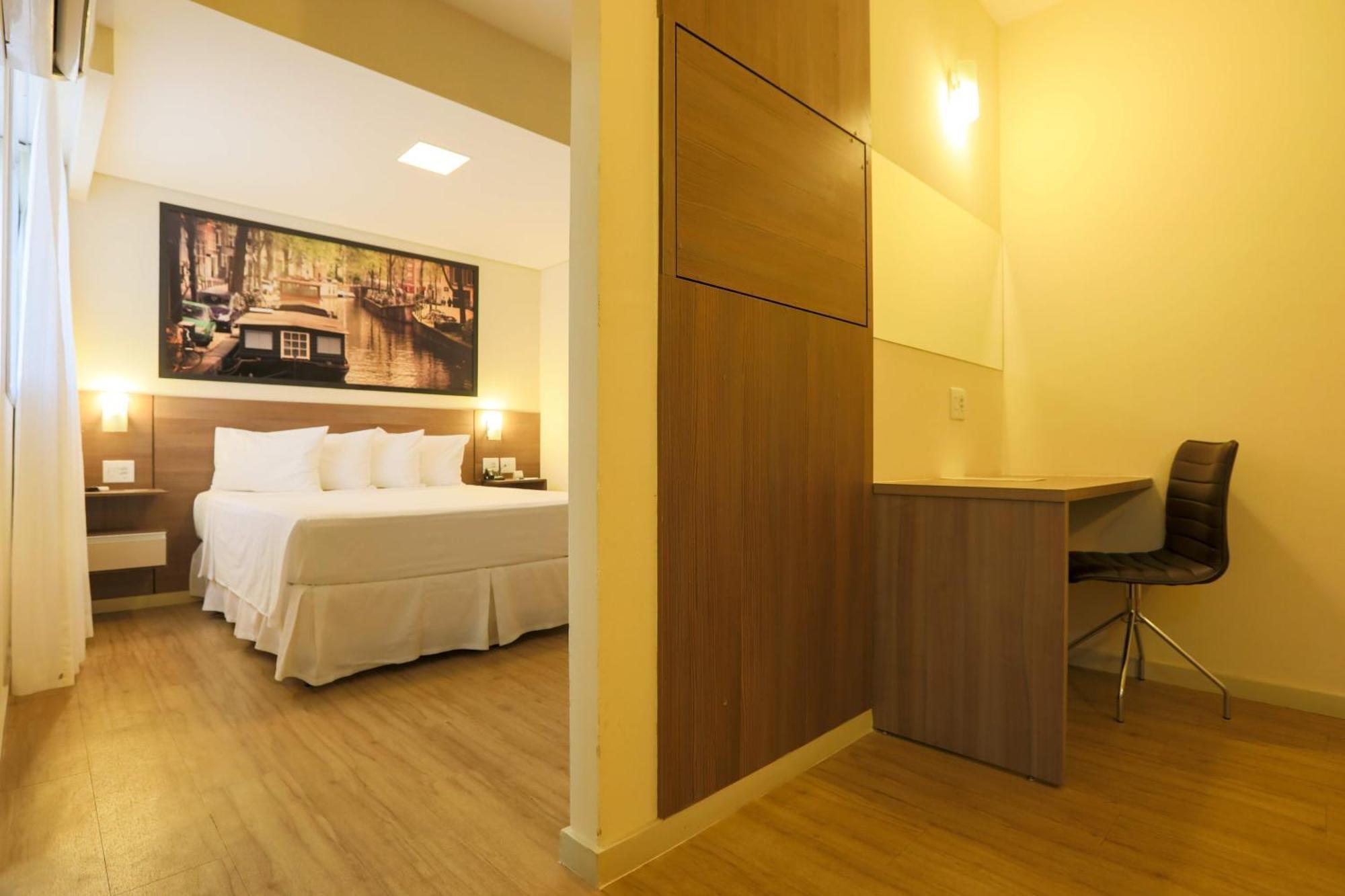 Hotel Amsterdam Montes Claros Esterno foto