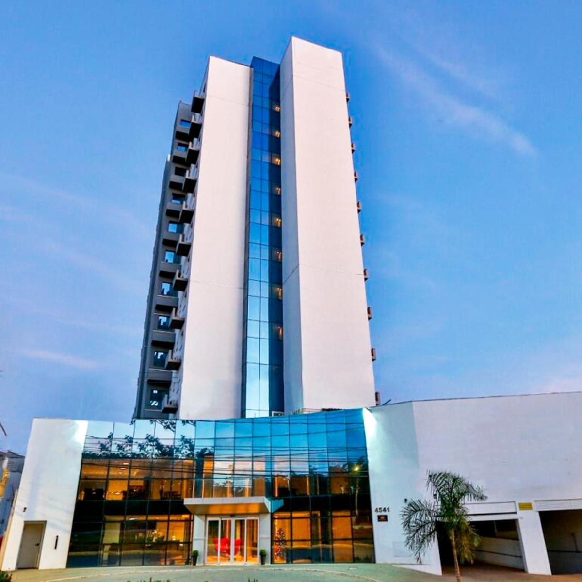 Hotel Amsterdam Montes Claros Esterno foto